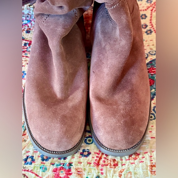 Salvatore Ferragamo brown suede Size 9 knee high. New. - Picture 4 of 6